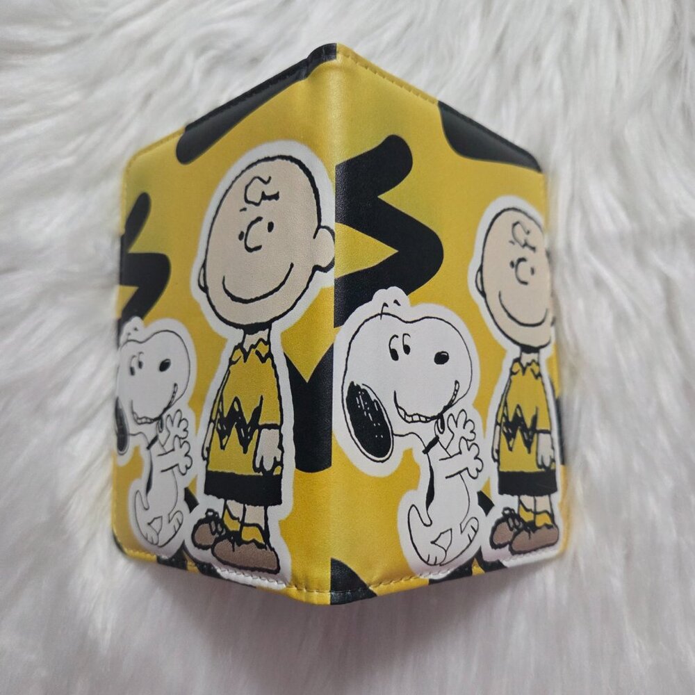 Snoopy & Charlie Brown Passport Holder - Picture 3 of 4